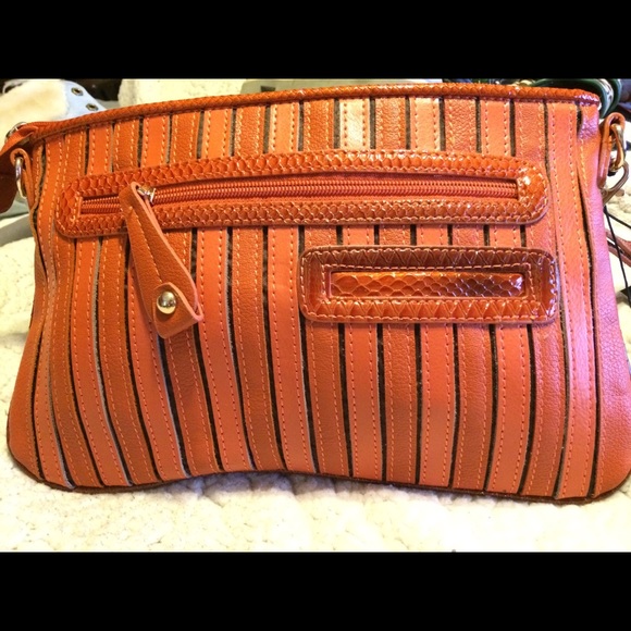 Marc Chantal (M.C.) clutch purse. - Picture 6 of 8